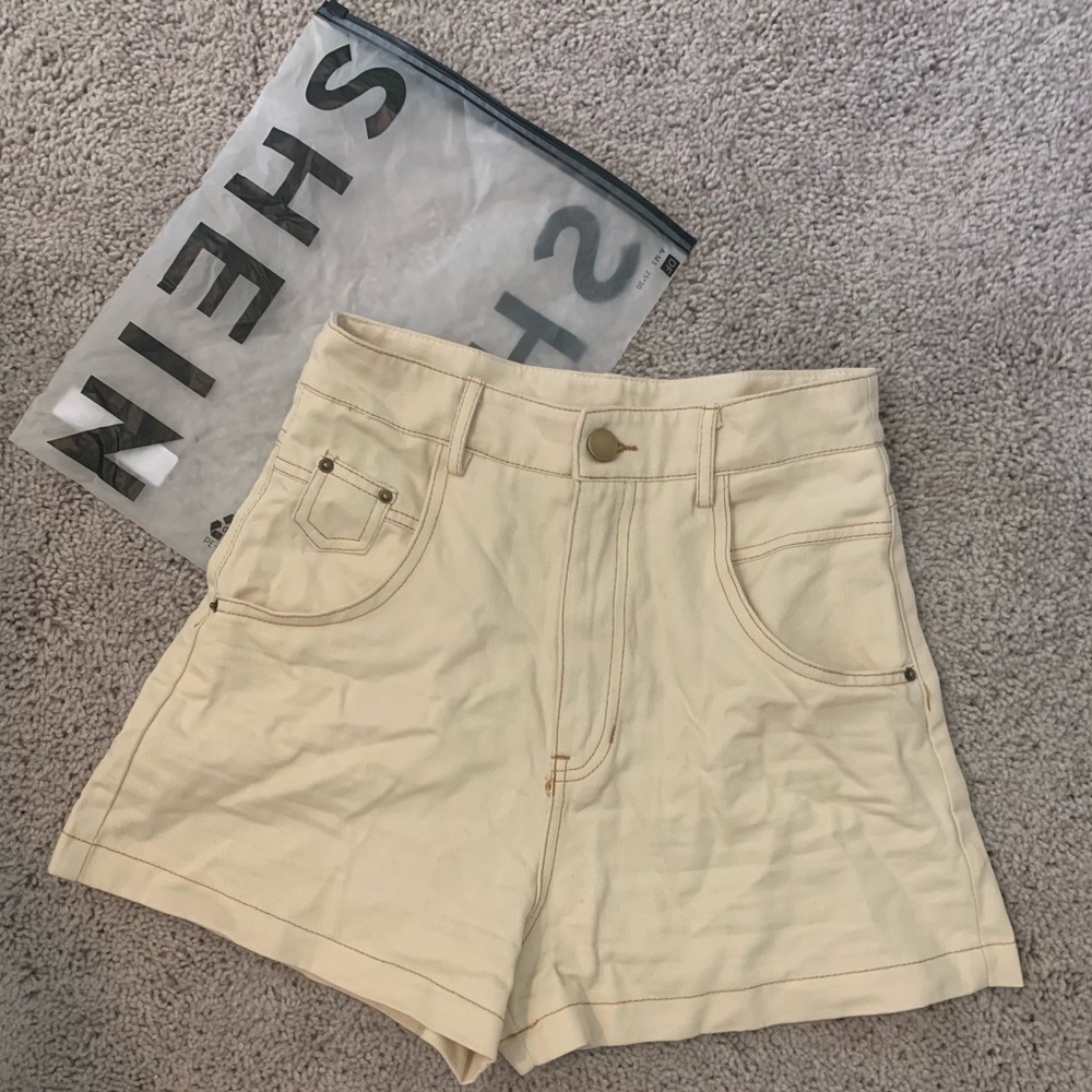 Contrast Topstitching Wide Leg Denim Shorts
